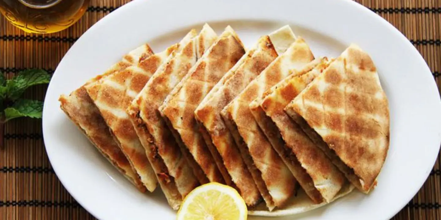 Beit Qamareen cover