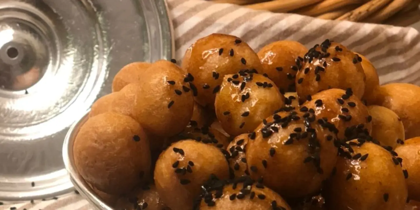 لقيمات وعنب cover