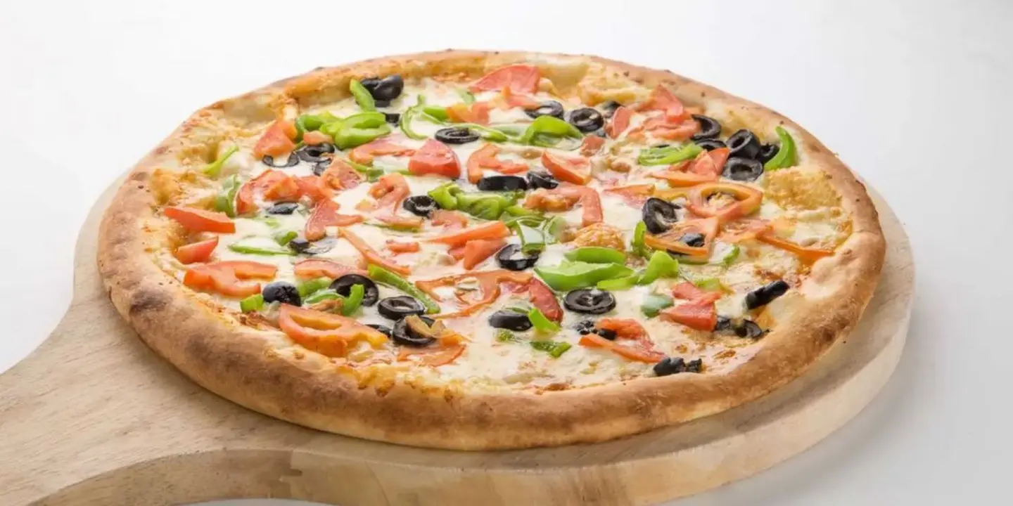 أحلا بيتزا cover