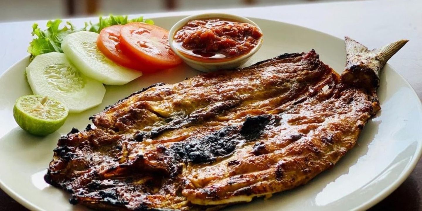 مركب الاسطورة cover