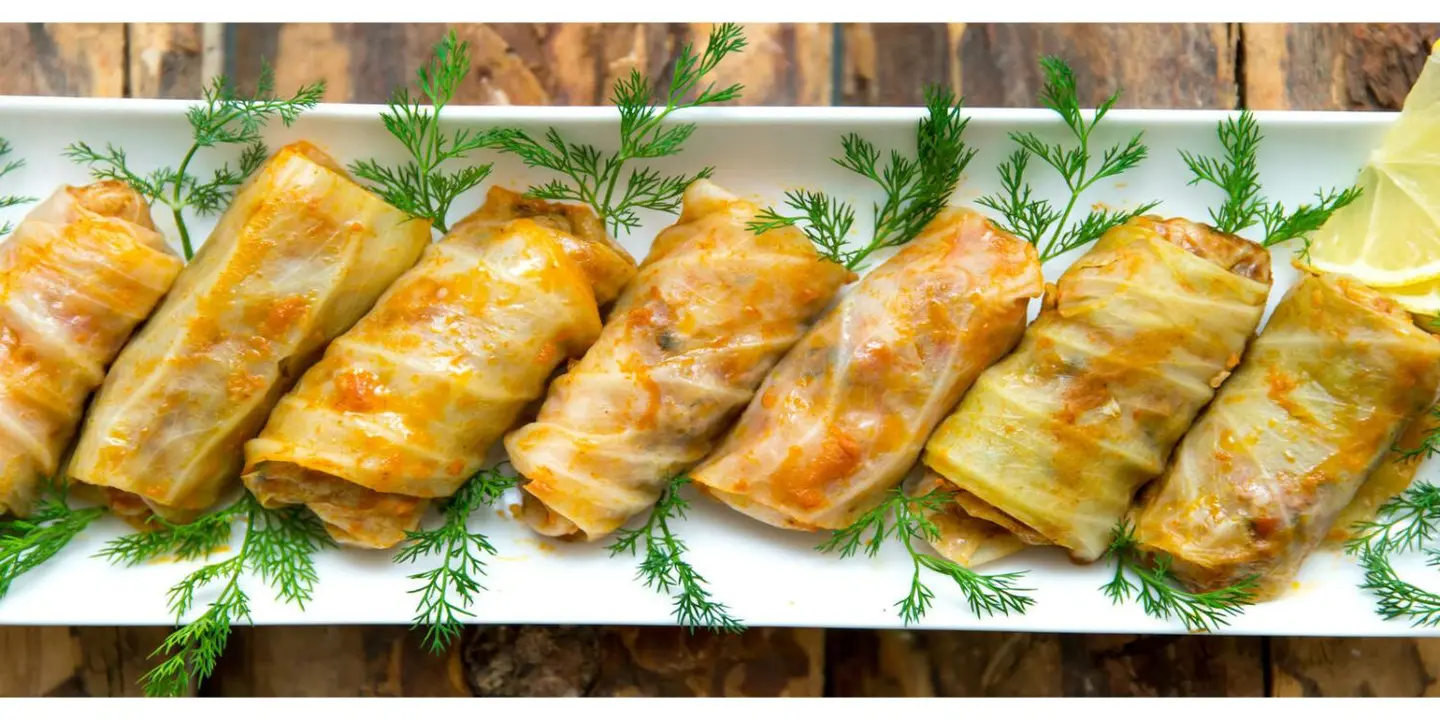 Madhaq khalia Grape leaves and cabbage cover