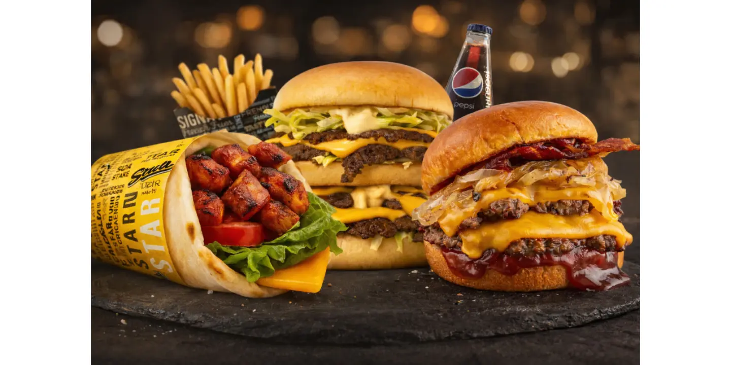 العملاق cover