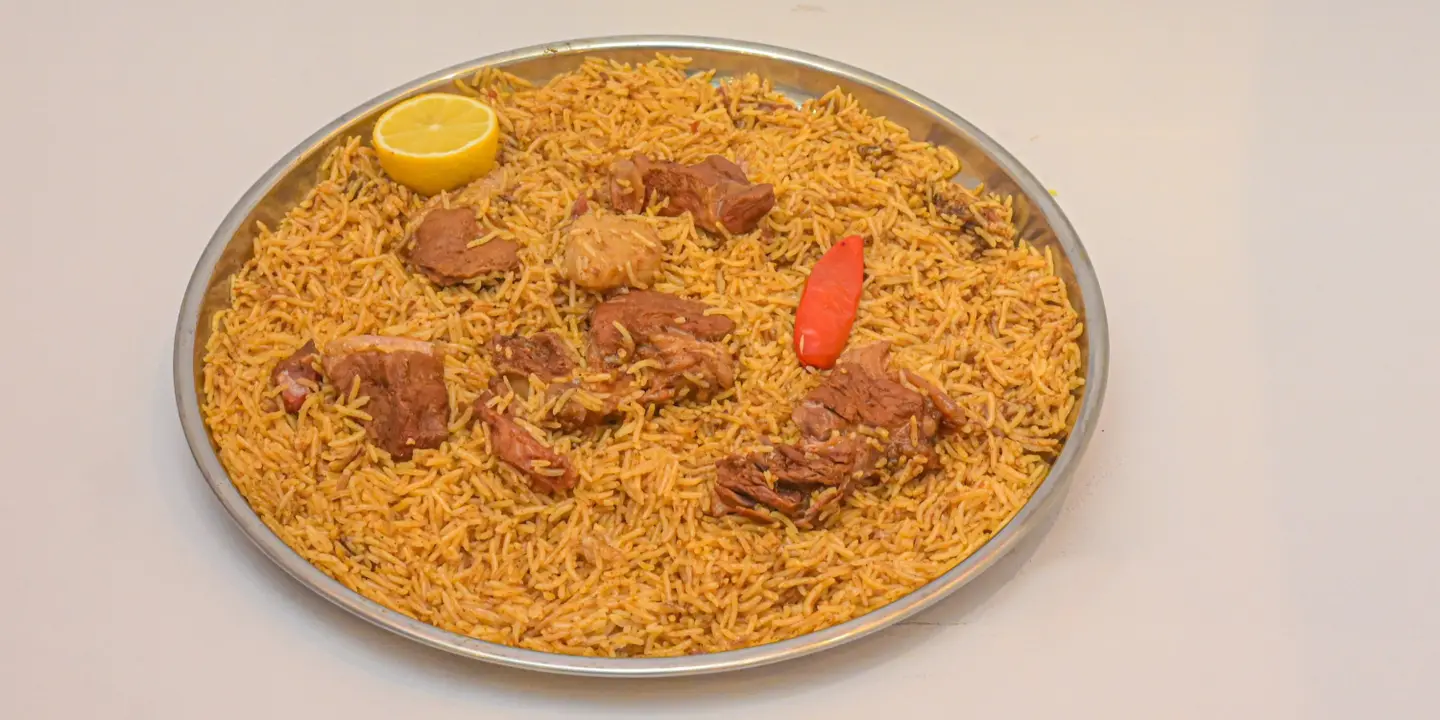 حكاية مضغوط cover