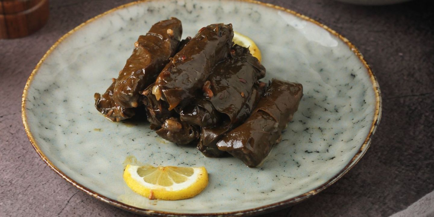 عنيبات cover