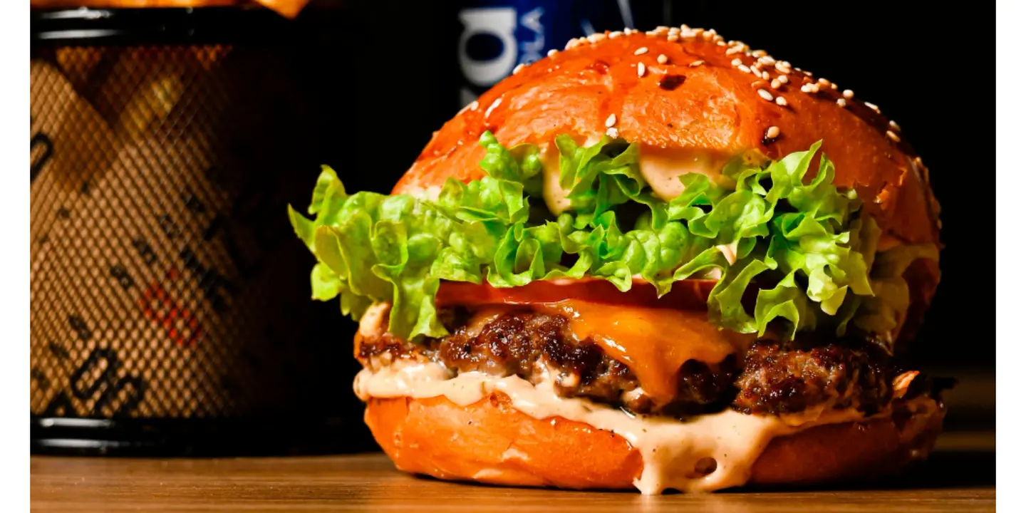 Oozy.b Burger cover