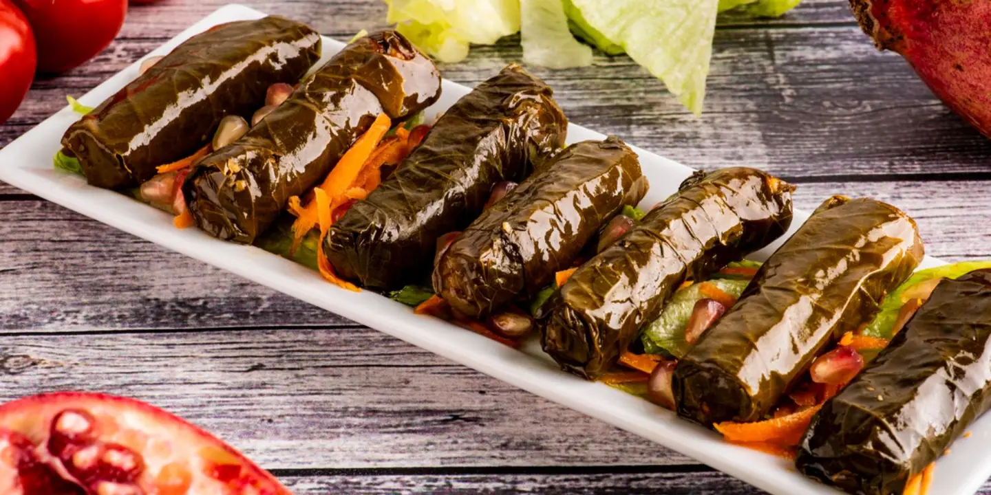 قطفة أعناب cover