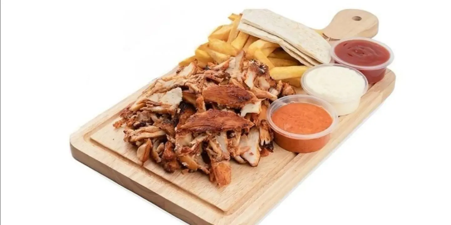 شاورما و ساندوتشات رياض cover