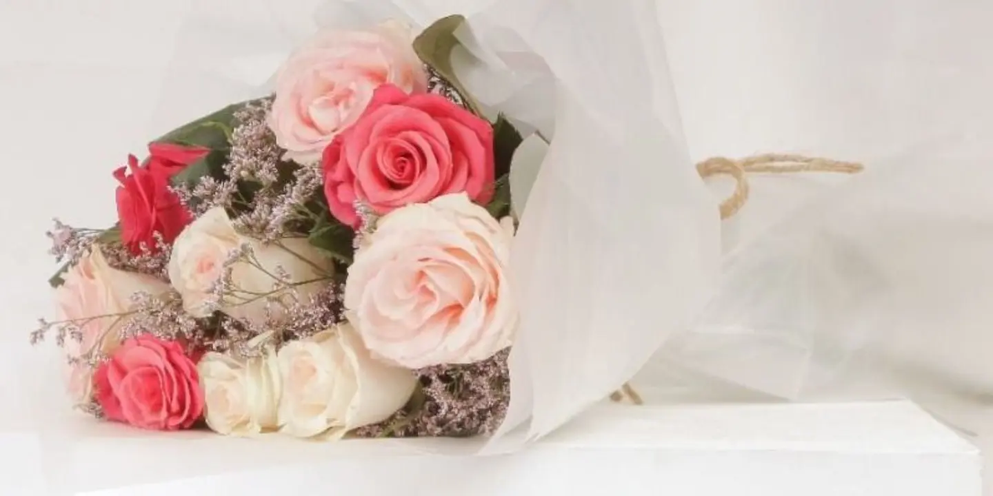 Flower & balloon cover