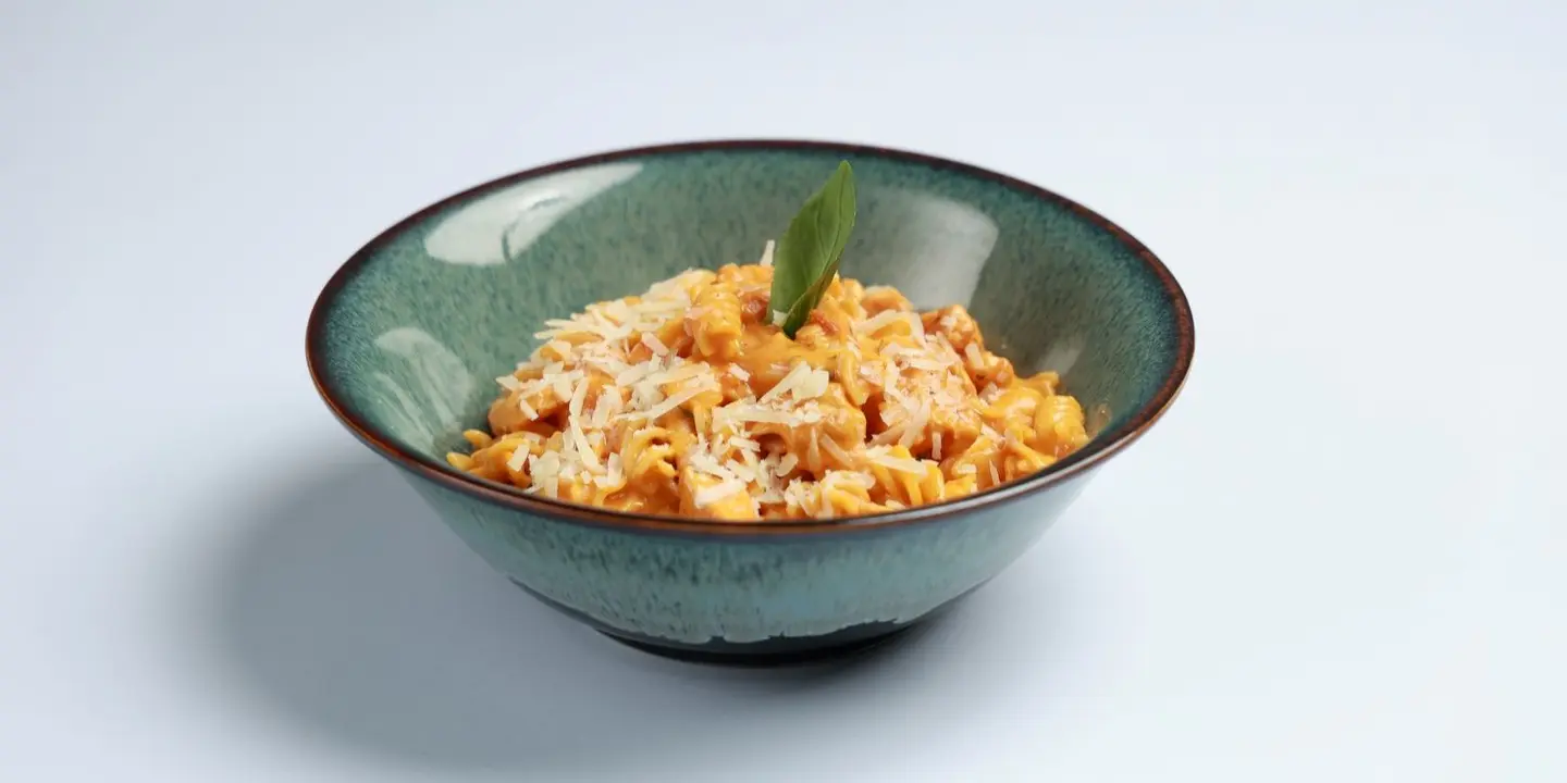 ام اند اتش برجر اند باستا  cover