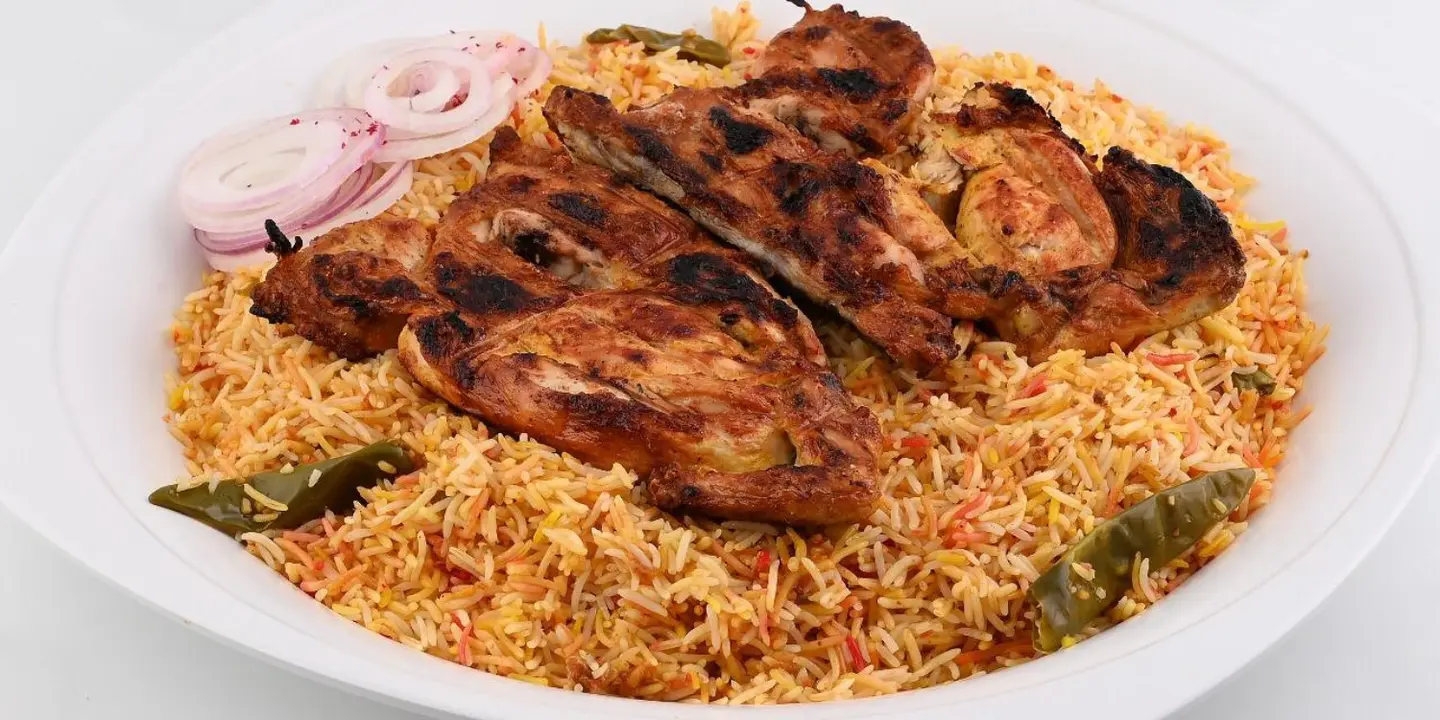 مطعم الأسطورة الحديثة cover