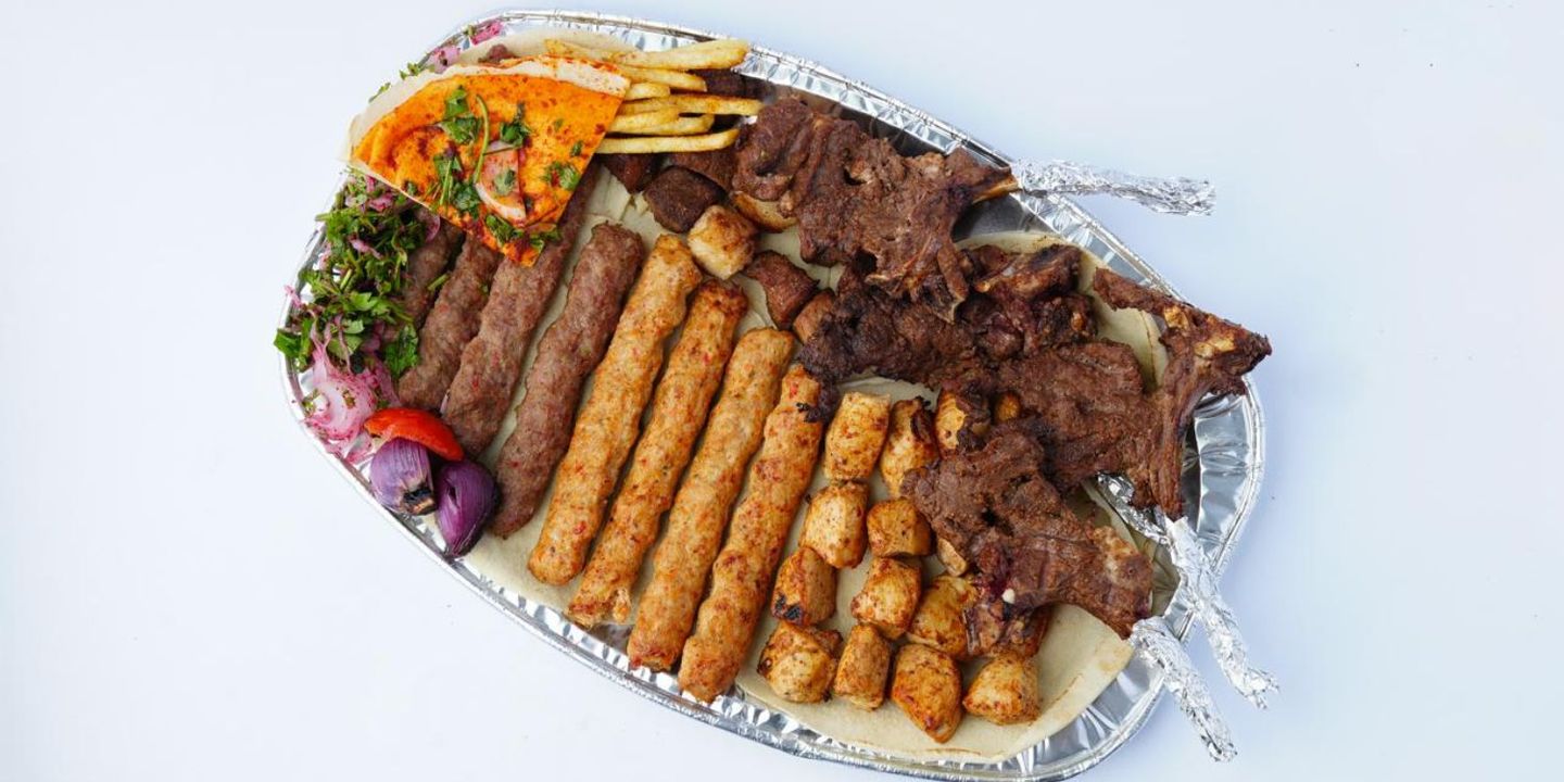 مطعم القصر cover