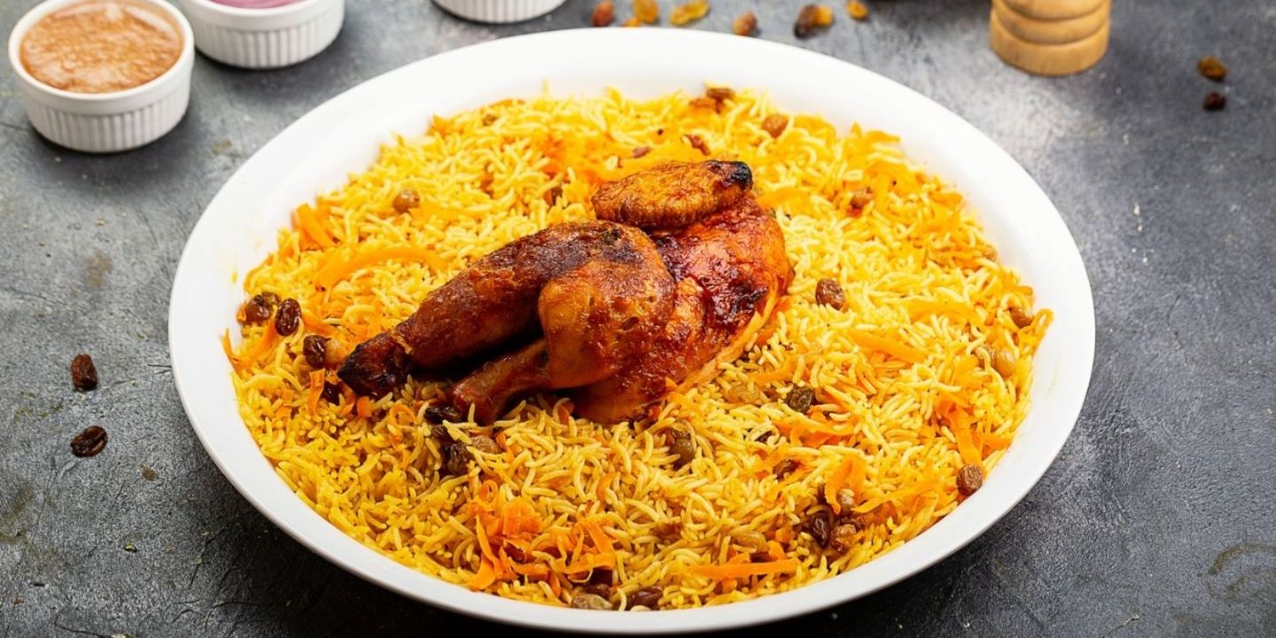 مطعم يوم الغذاء البخاري cover