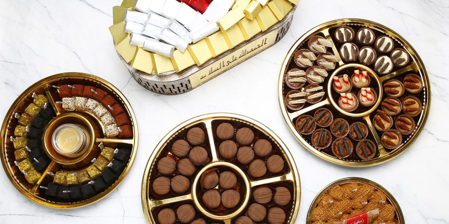Akar corner for sweets cover