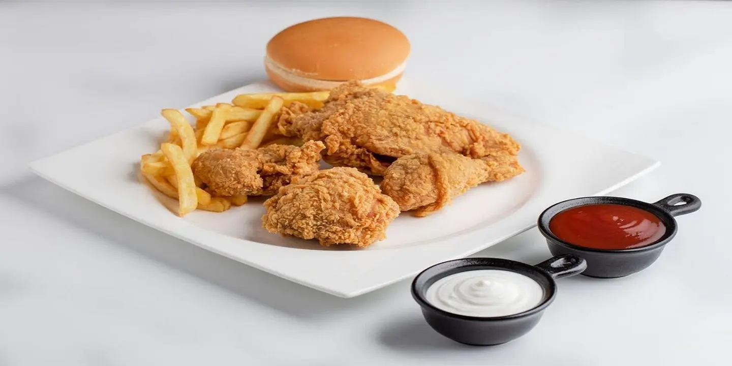 كويك تشيكن - المطار cover