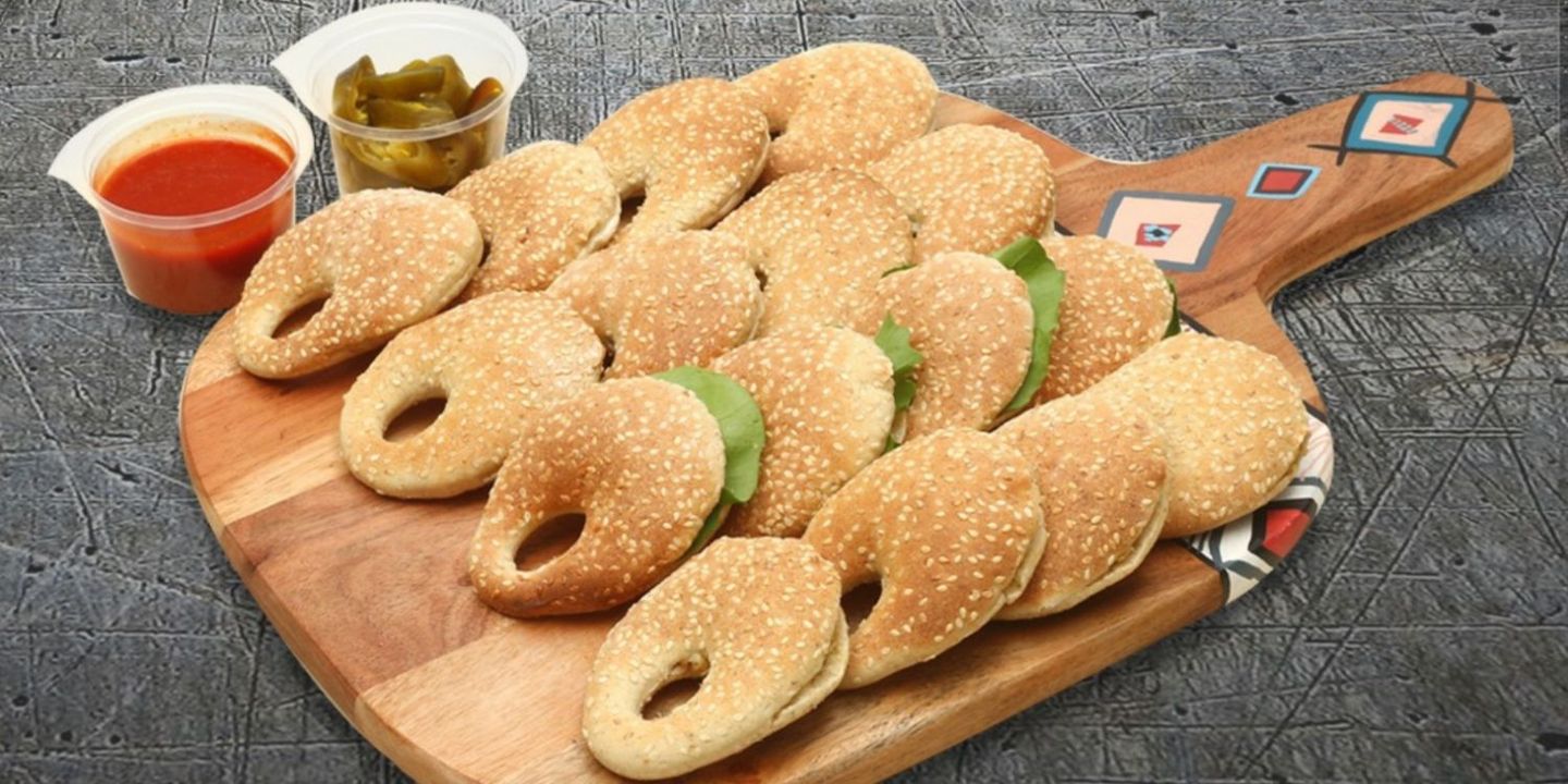 فطيرة وشاهي cover