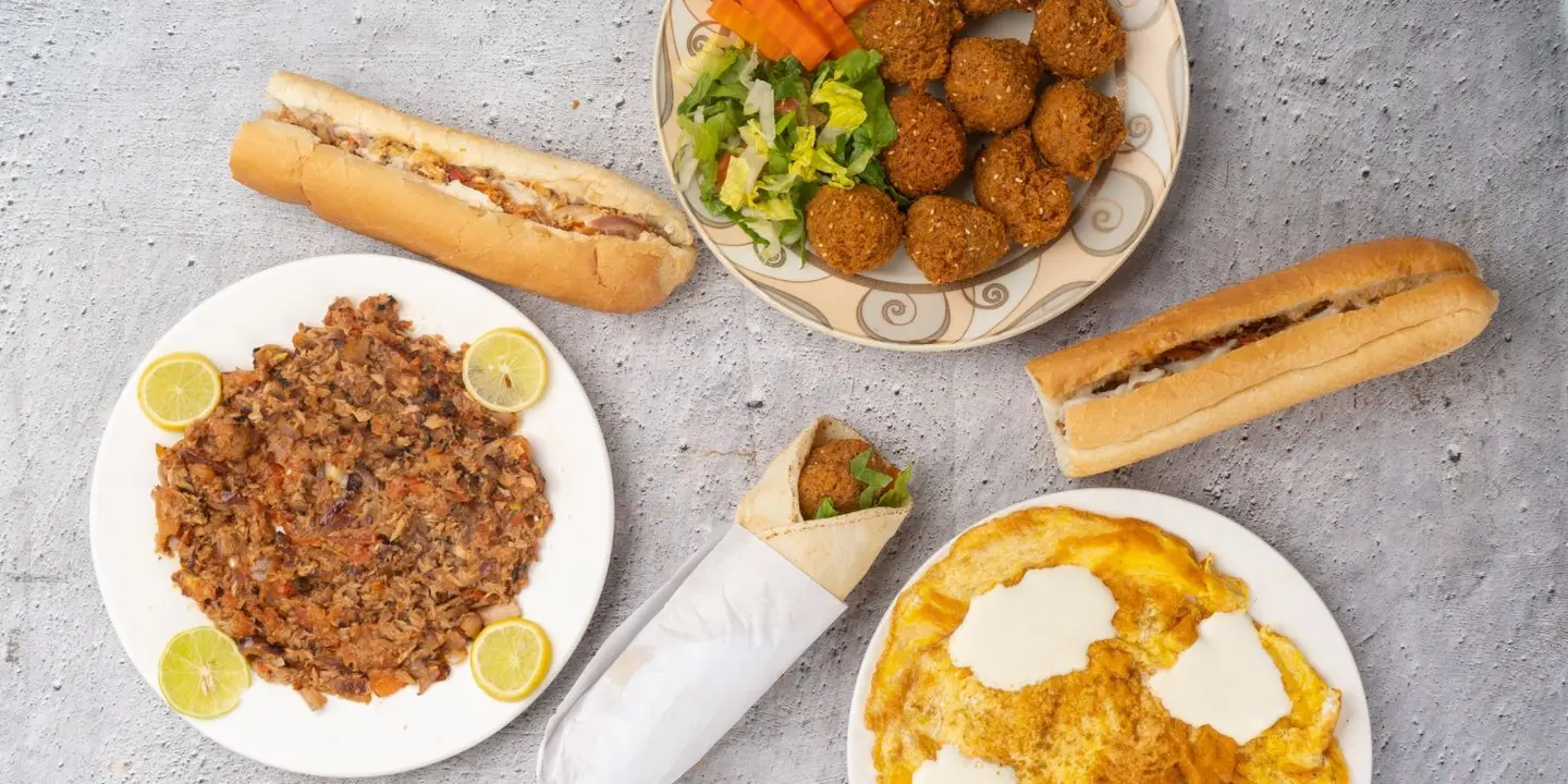 cafeteria AlQurayyat aldhaatih cover