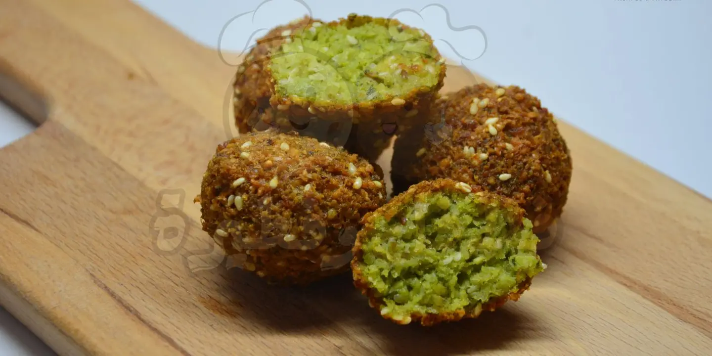 فلافل وفطيرة  cover