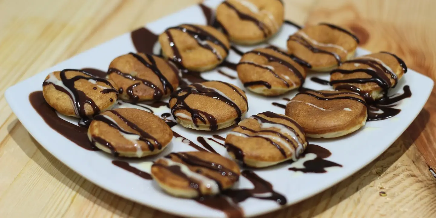 عنب و توت cover