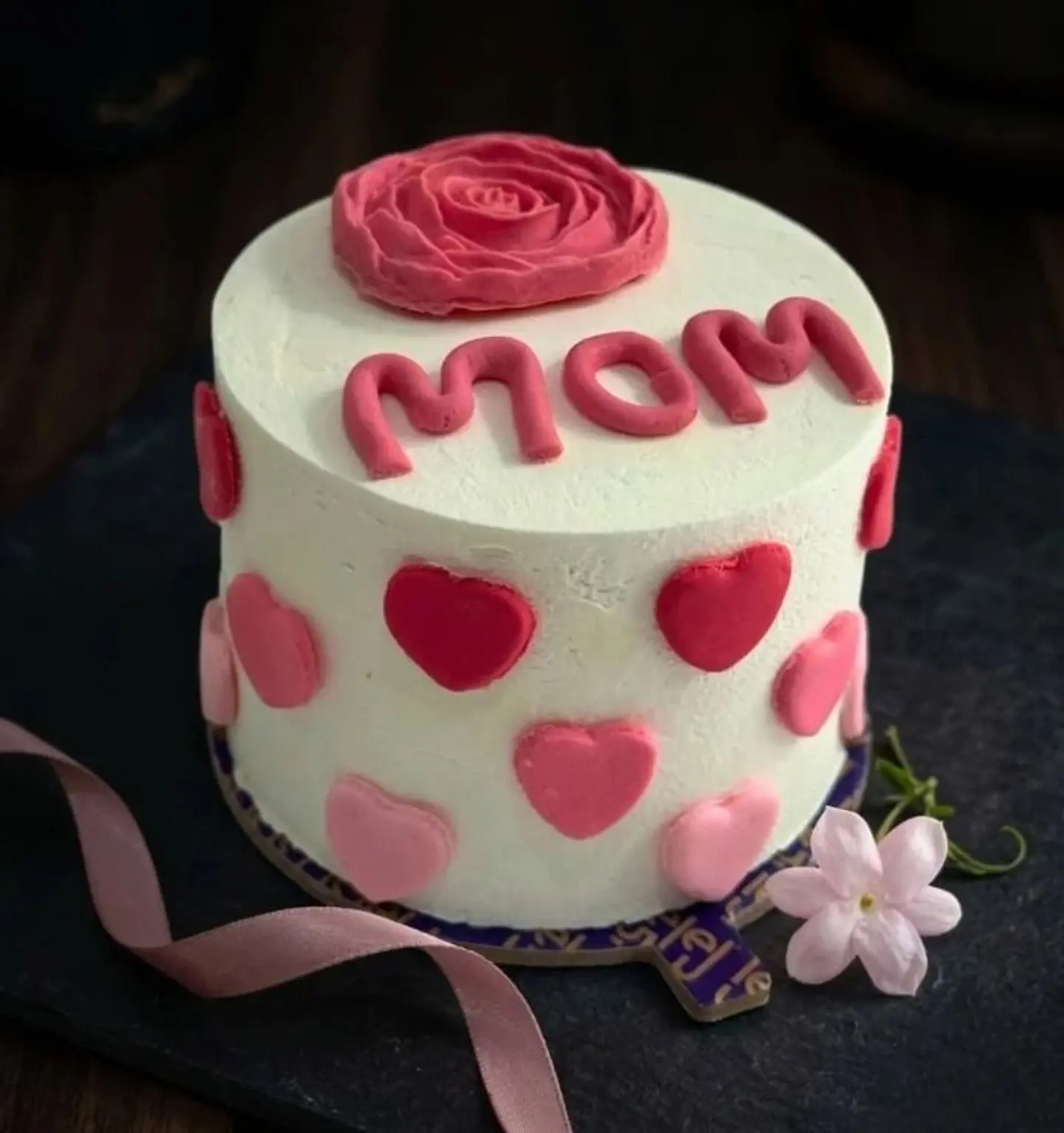 كيك الأم قلوب حجم صغير