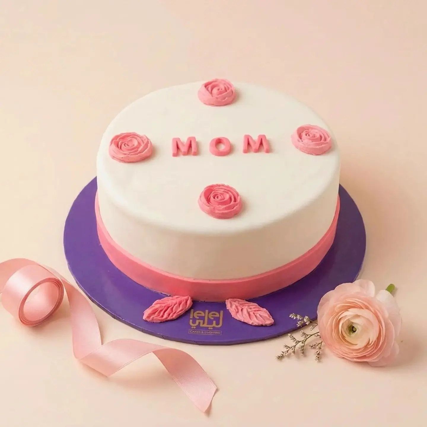 كيك الأم حجم كبير ابيض