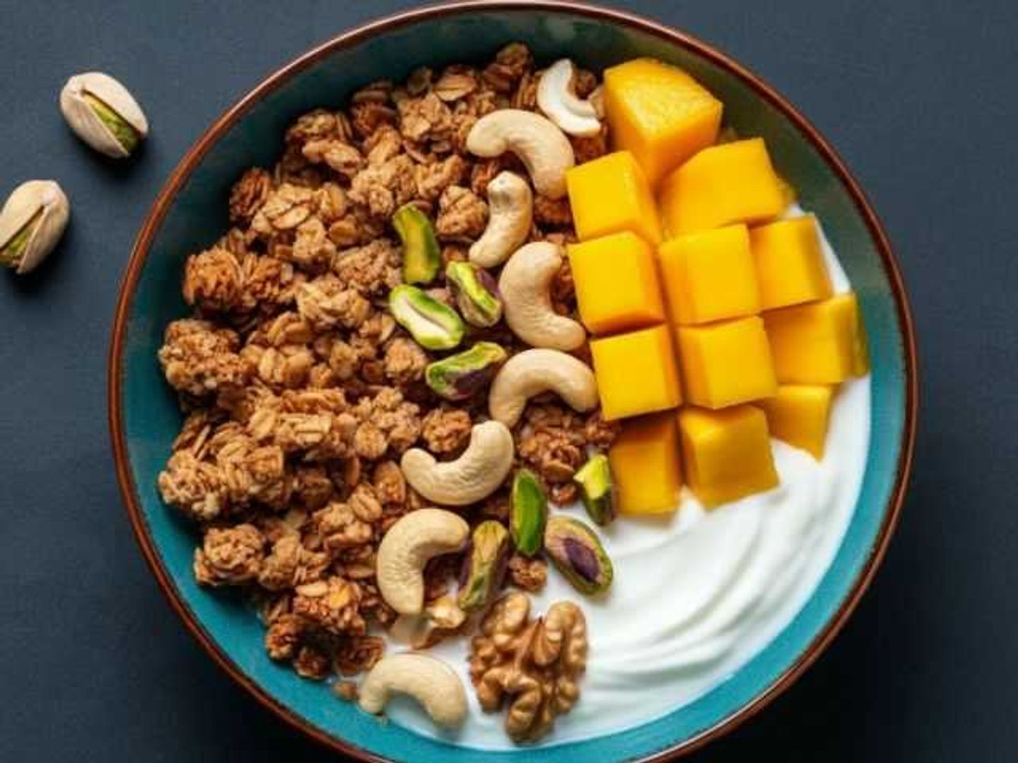 Mango Granola