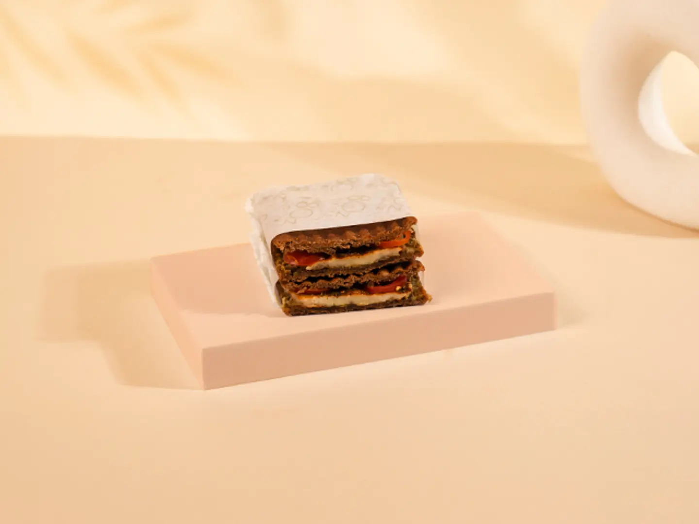 بانيني الحلومي والبيستو