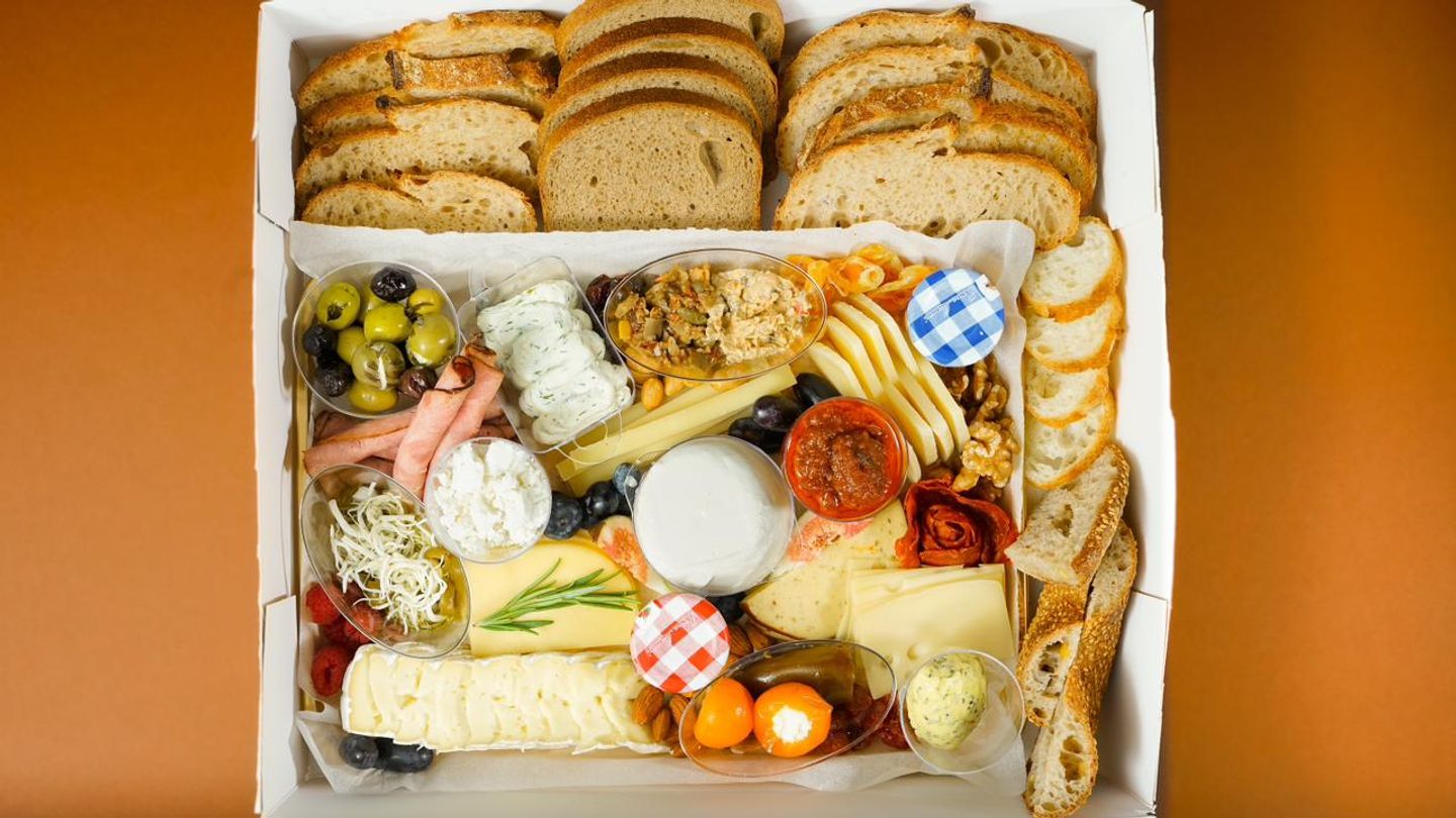 Cheese And Bread Platter