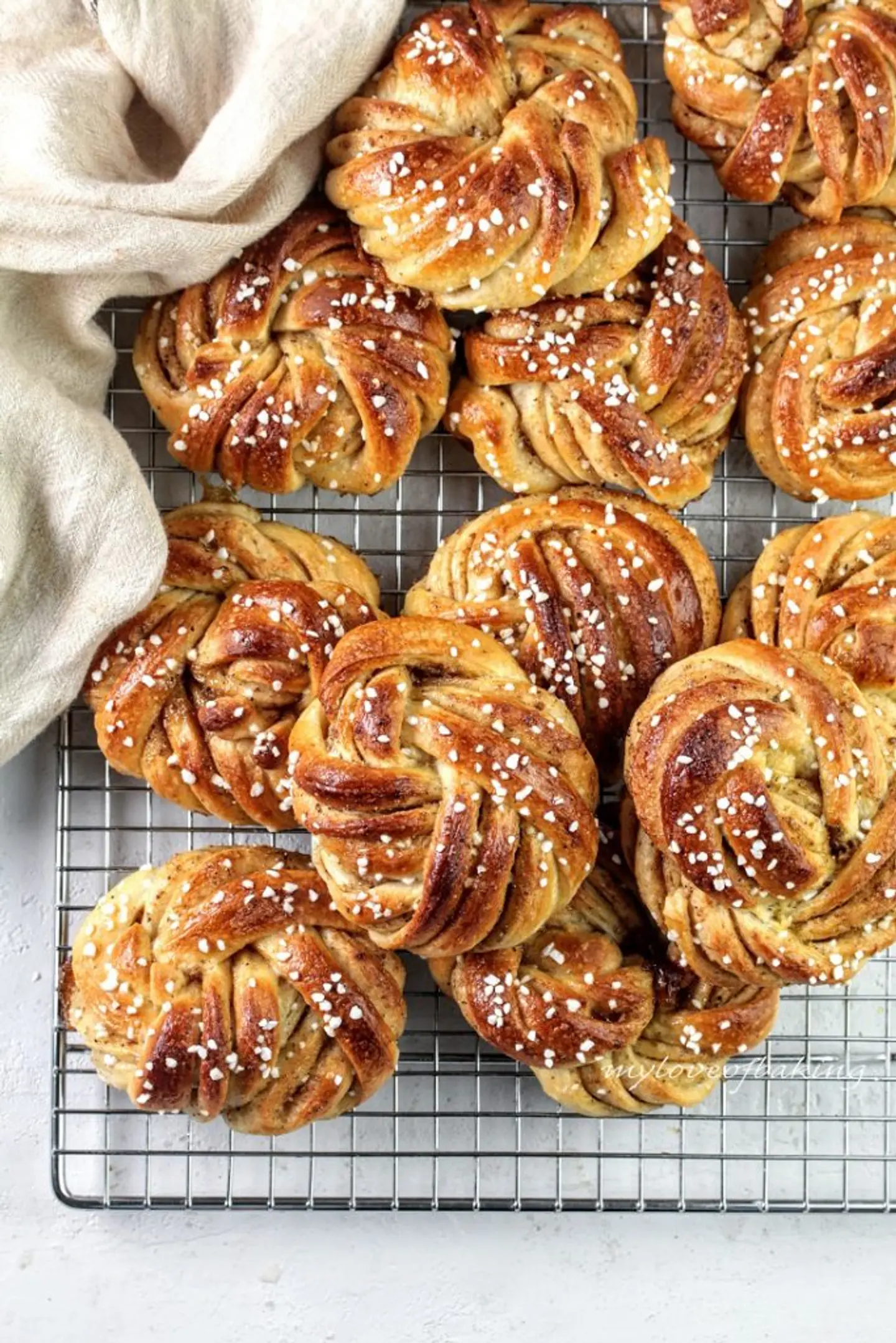 Cardamom Knots