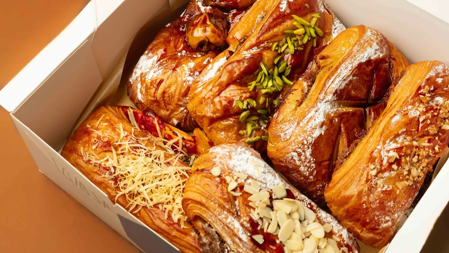 Box Of 6 Pain Suisse