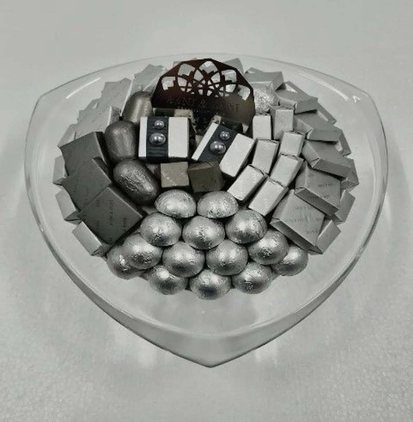 طبق زجاجي سميك مثلث فضي