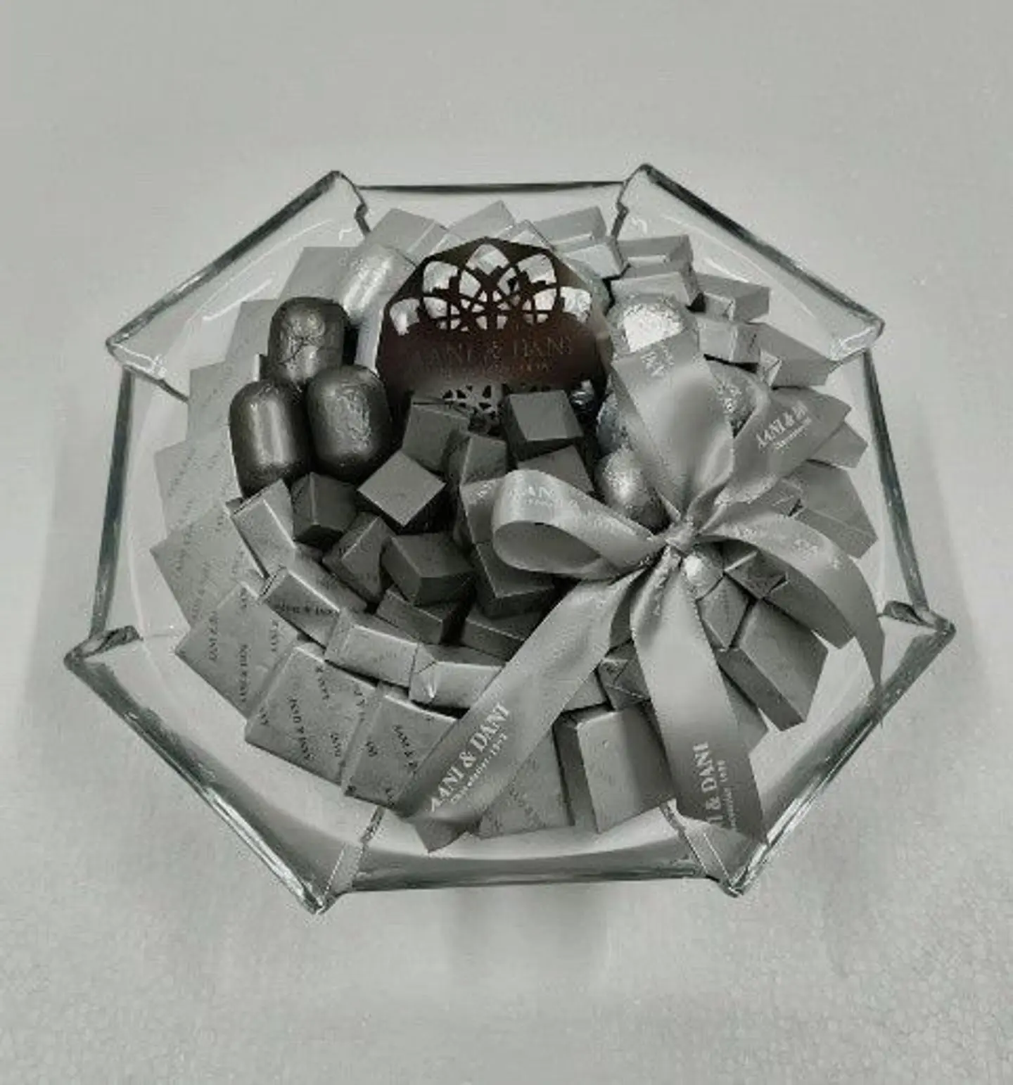 صحن زجاجي ثماني سميك فضي