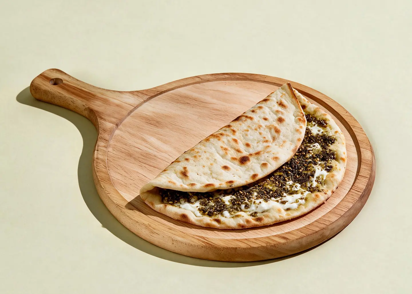 الحطب مناقيش لبنة زعتر