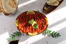 سلطة محمرة