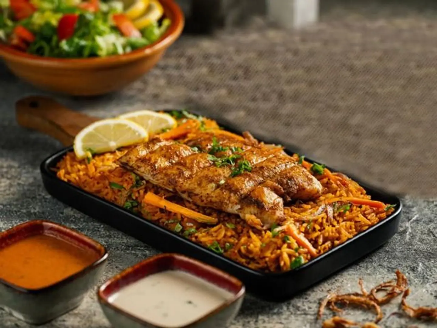 فيلية مع رز وسلطة