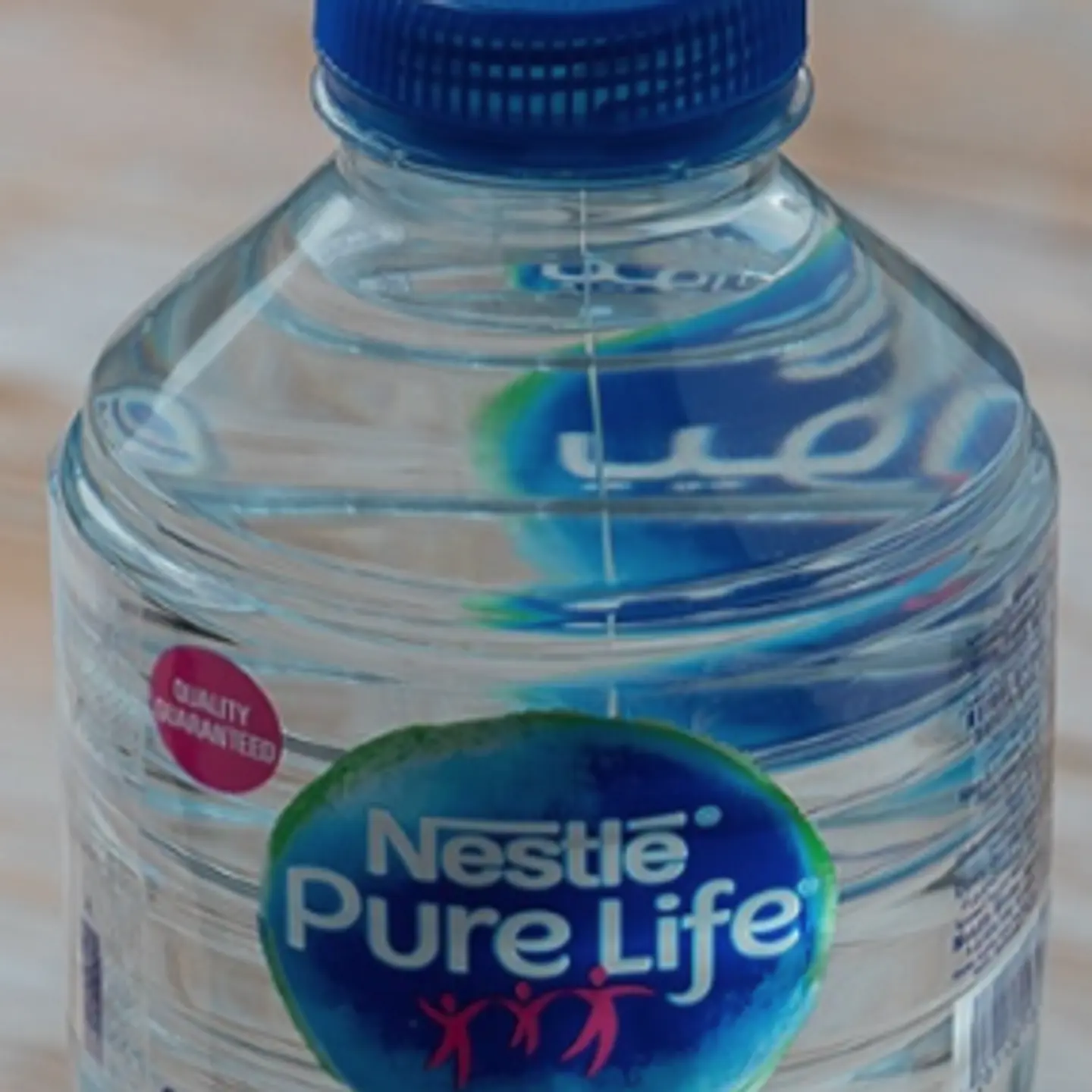 ماء معدني صغير