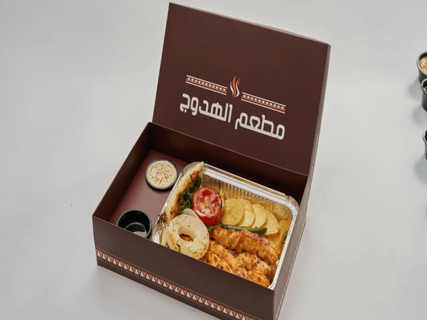 شيش طاووق نفر