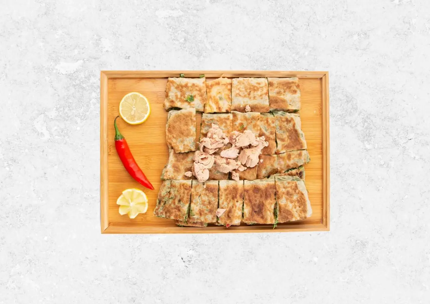 مطبق بالتونه