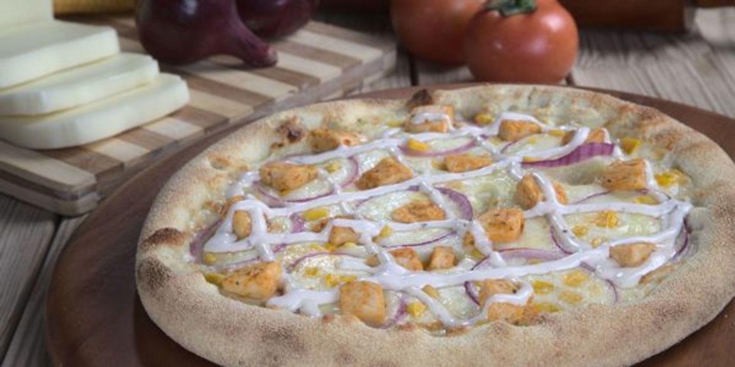 Chicken Pizza Medium   Runch Sauce