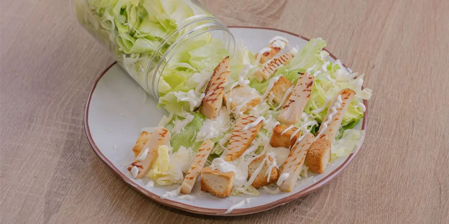 سلطة سيزر دجاج