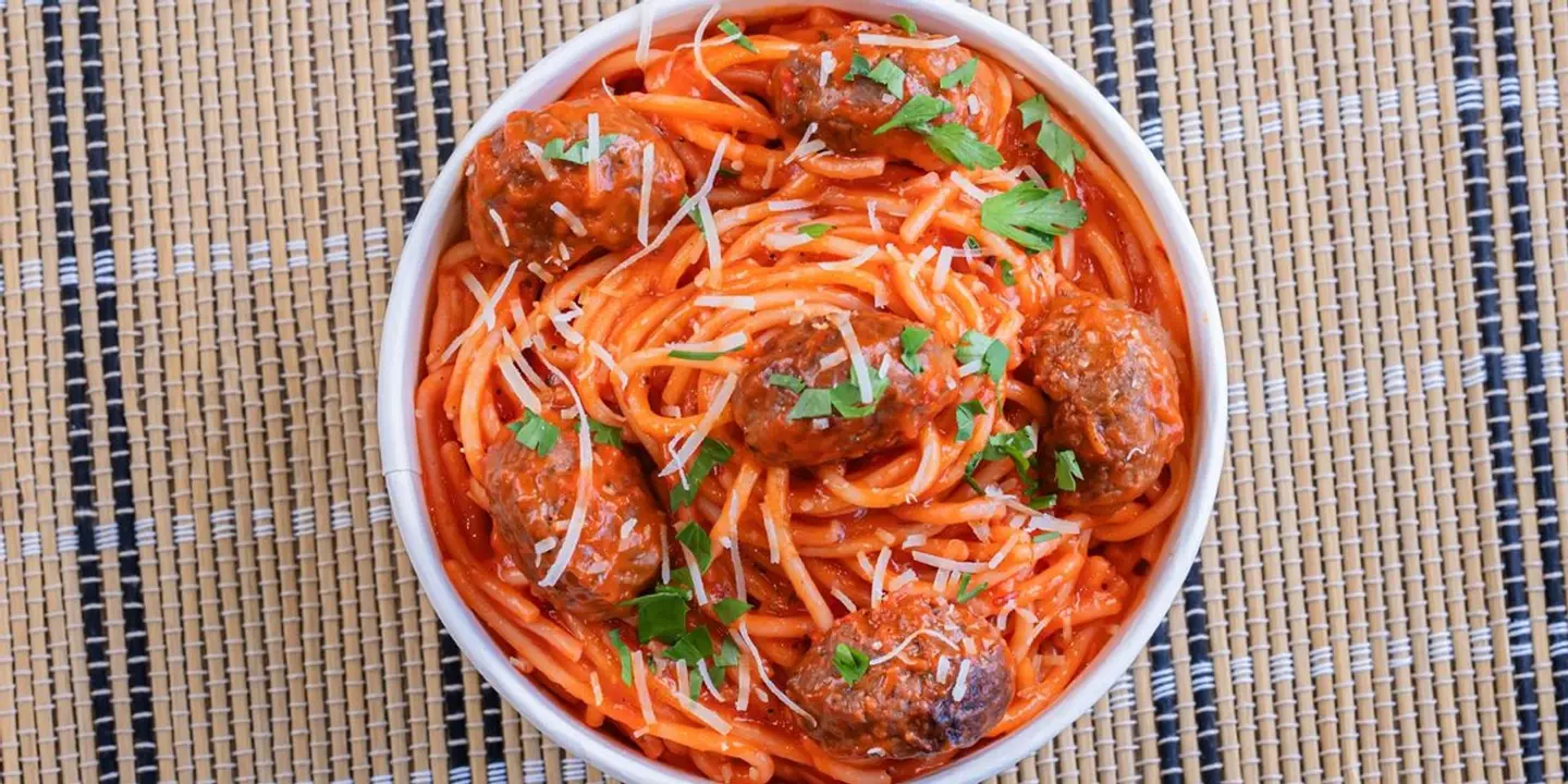 أسباجتي كرات لحم