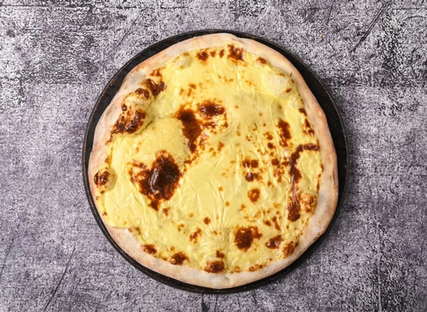 Round Liquid Cheese Pies