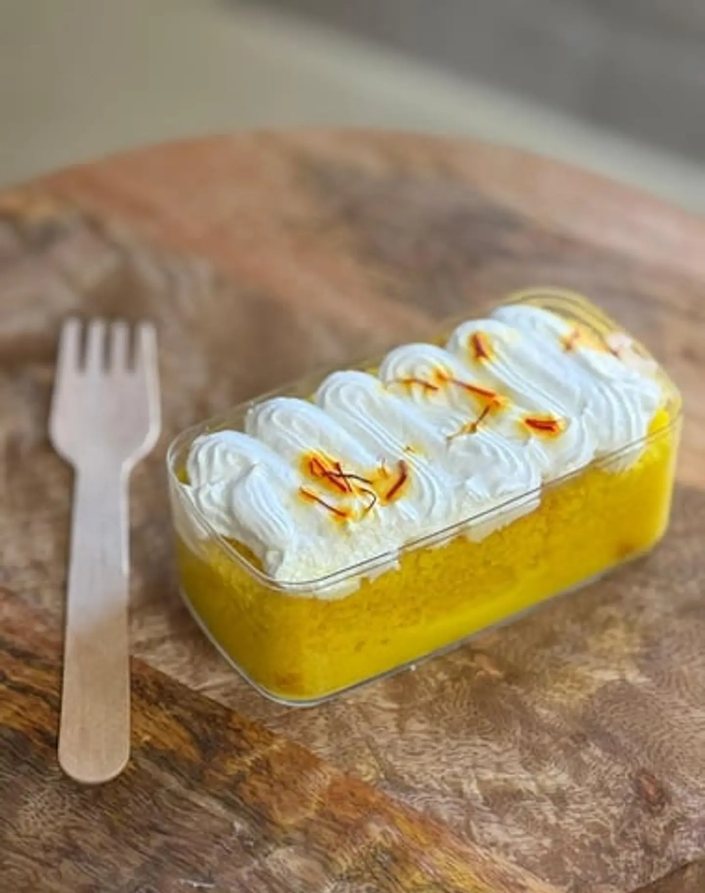 كيك حليب الزعفران