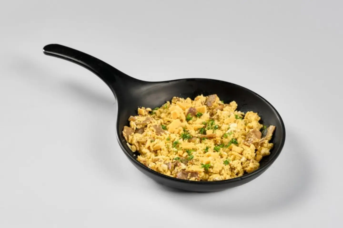 قلاية بيض بالبسطرمة