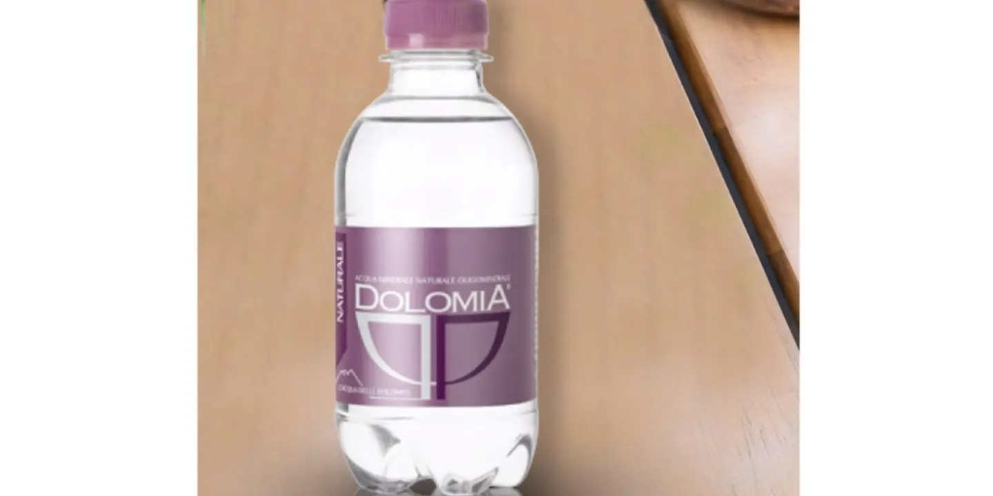 مياه معدنية كبيرة