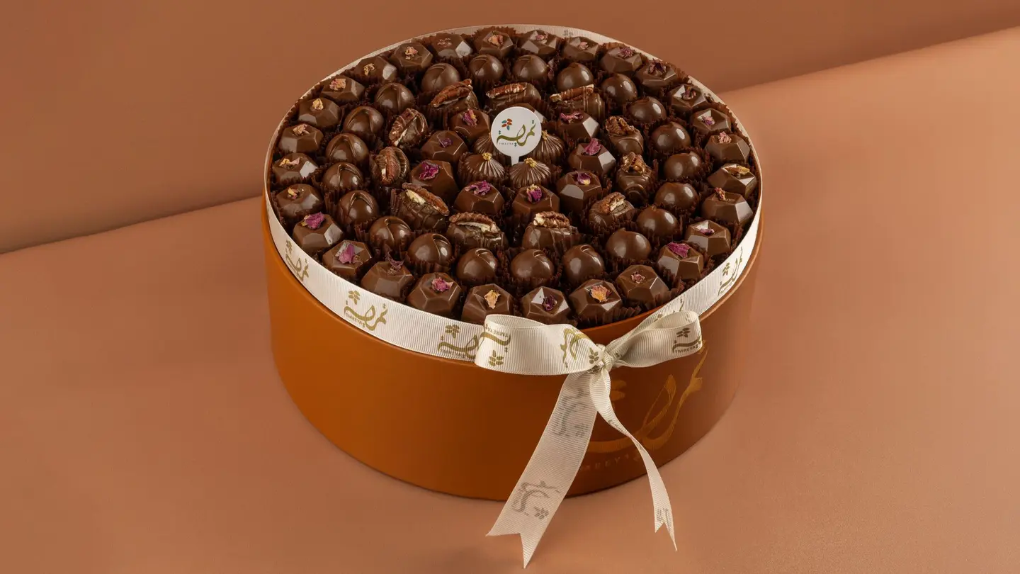 صينية تشوكلت جلد بني