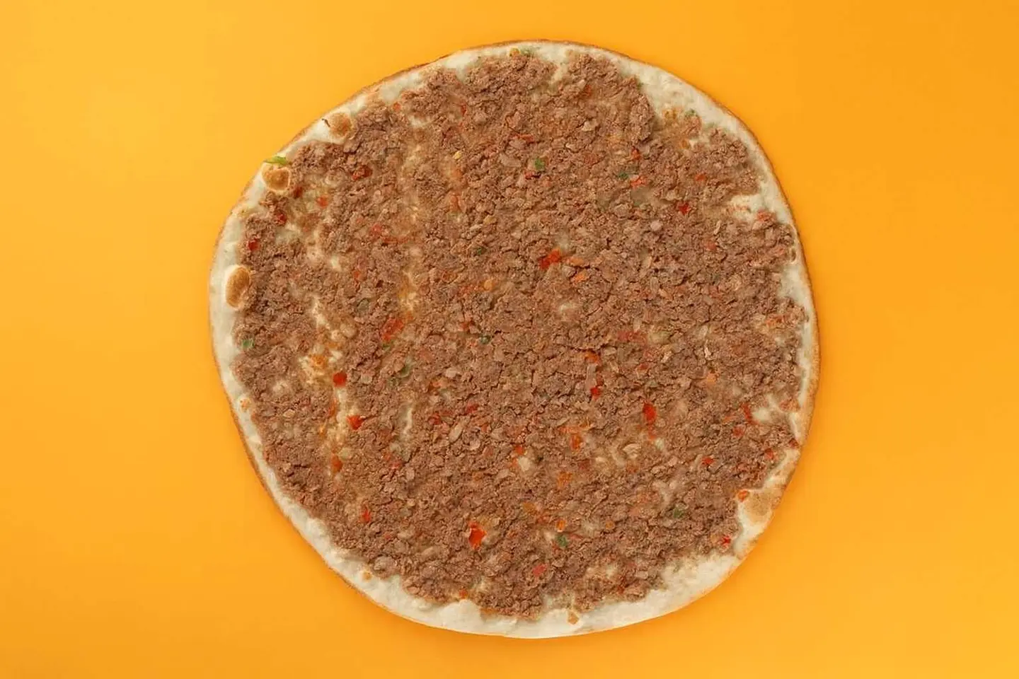 لحم بعجين لبناني