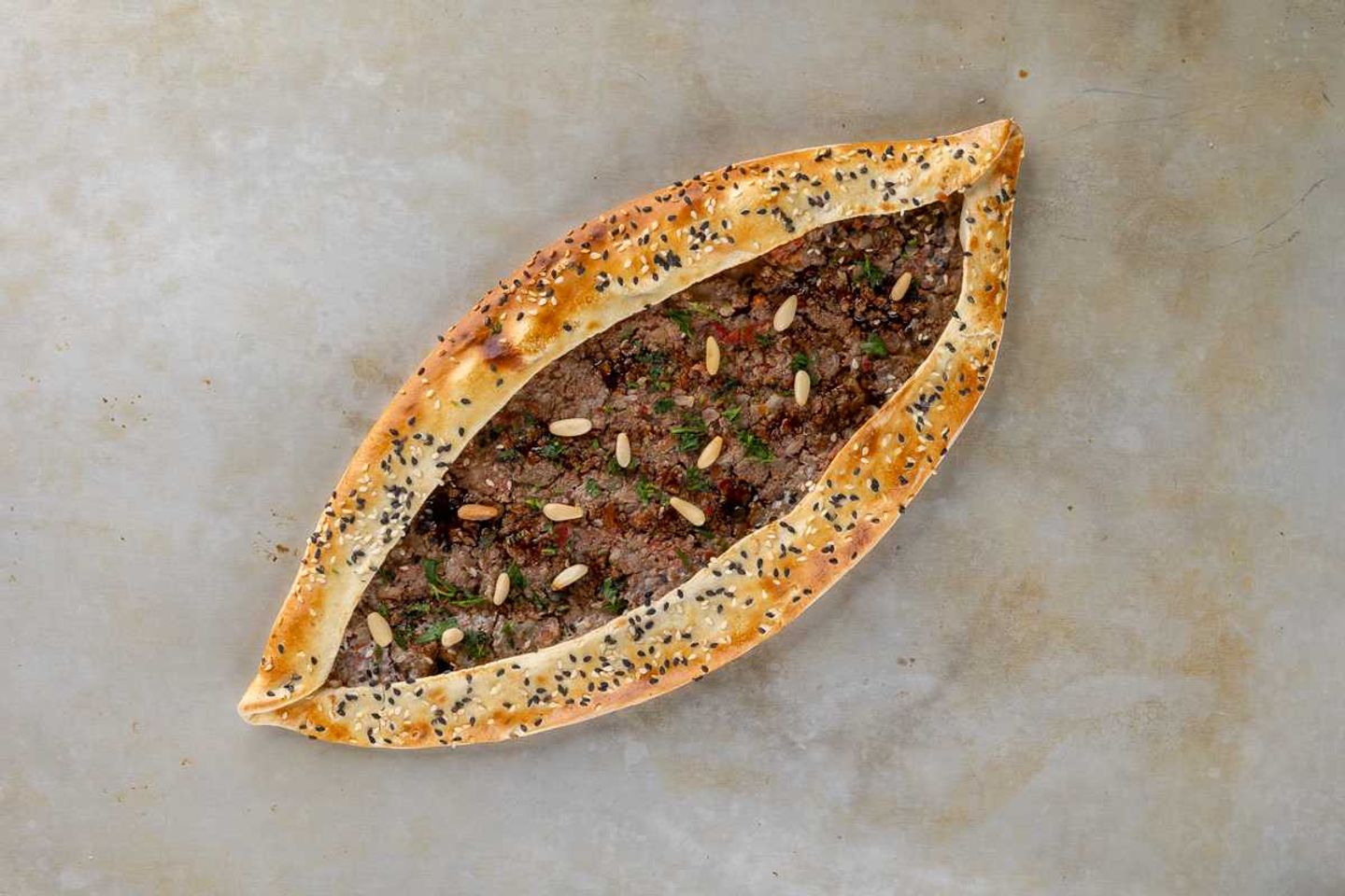 Lahmeh Bi Ajine Fatayer
