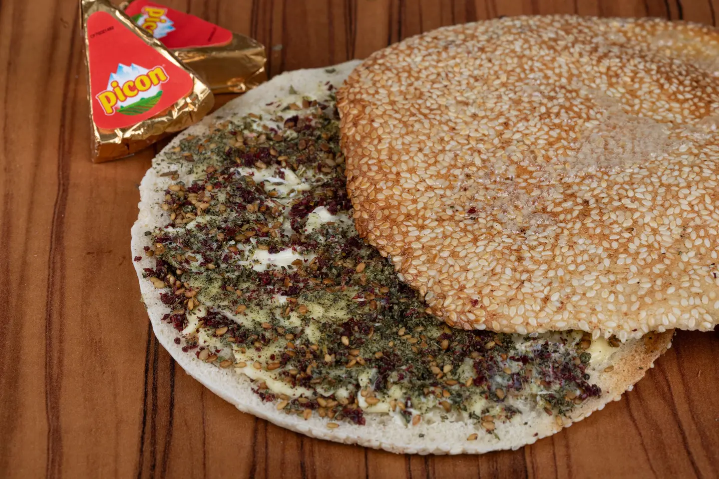 كعك بيكون زعتر و سماق