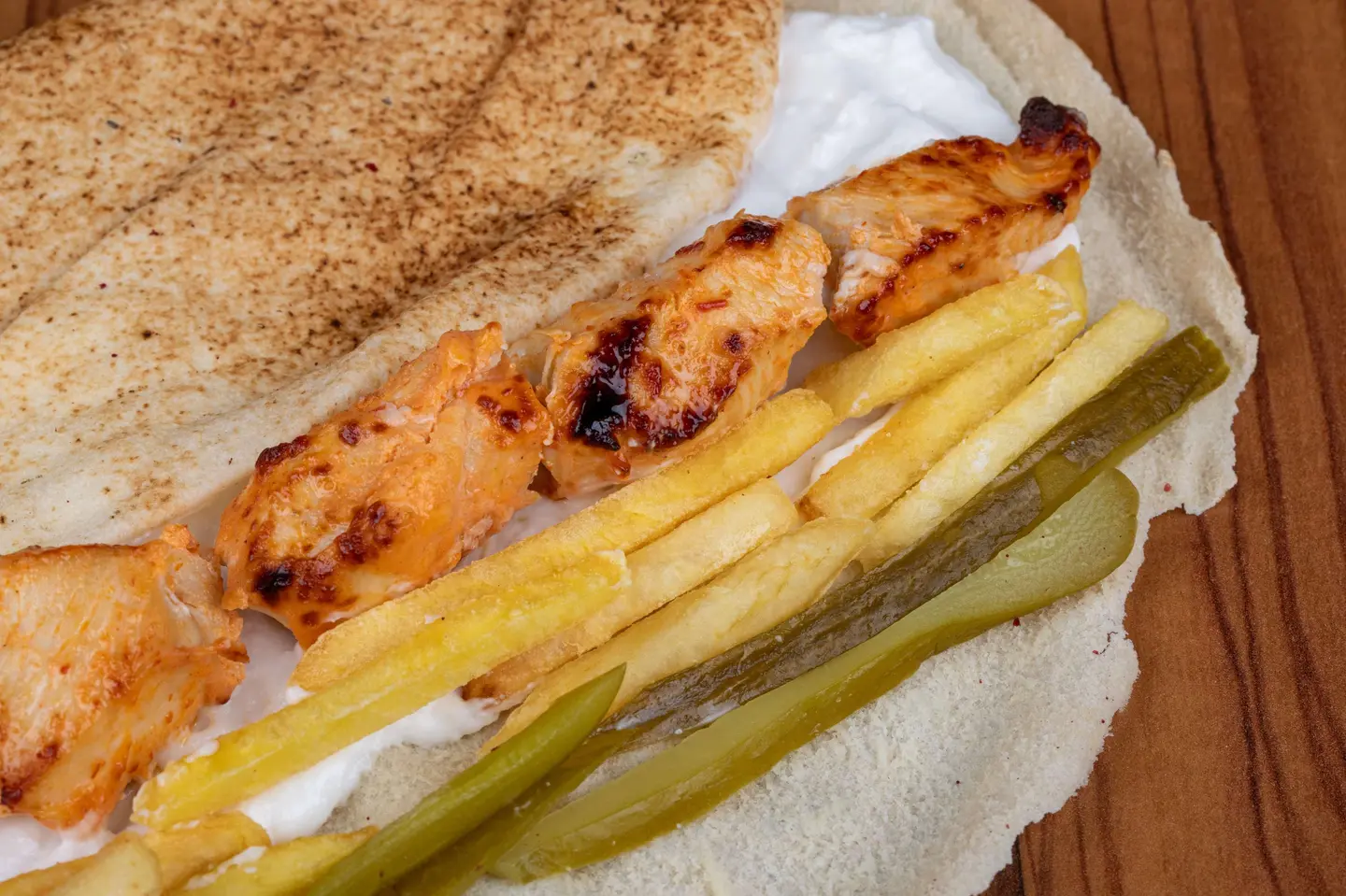 ساندوتش شيش طاووق أحمر