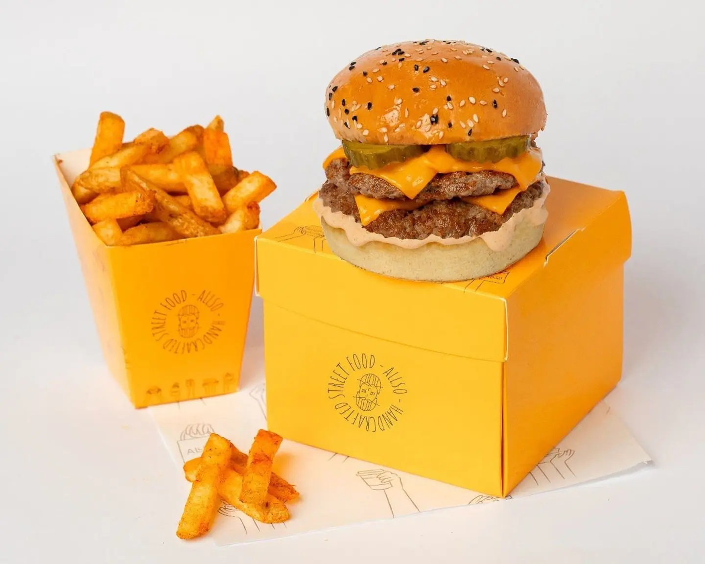 دبل تشيز برقر مع البطاطس